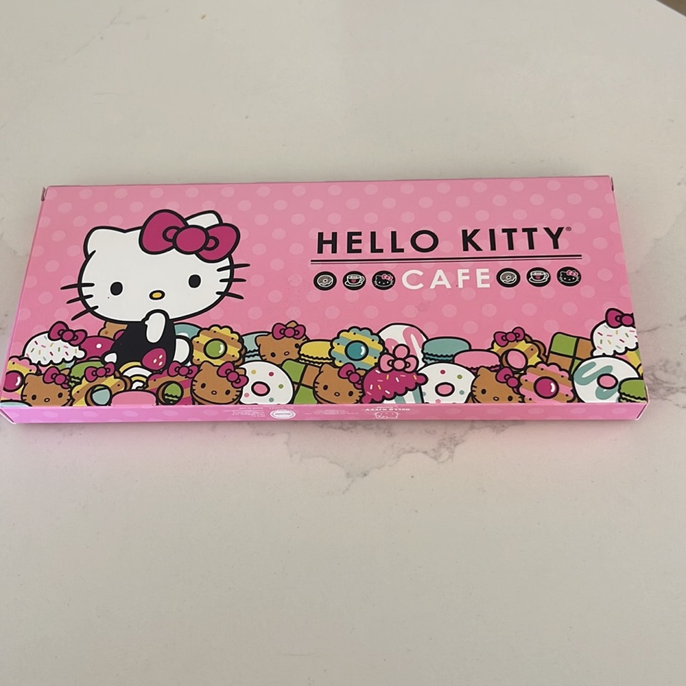 Hello Kitty Cafe Bundle - Picture 4 of 12